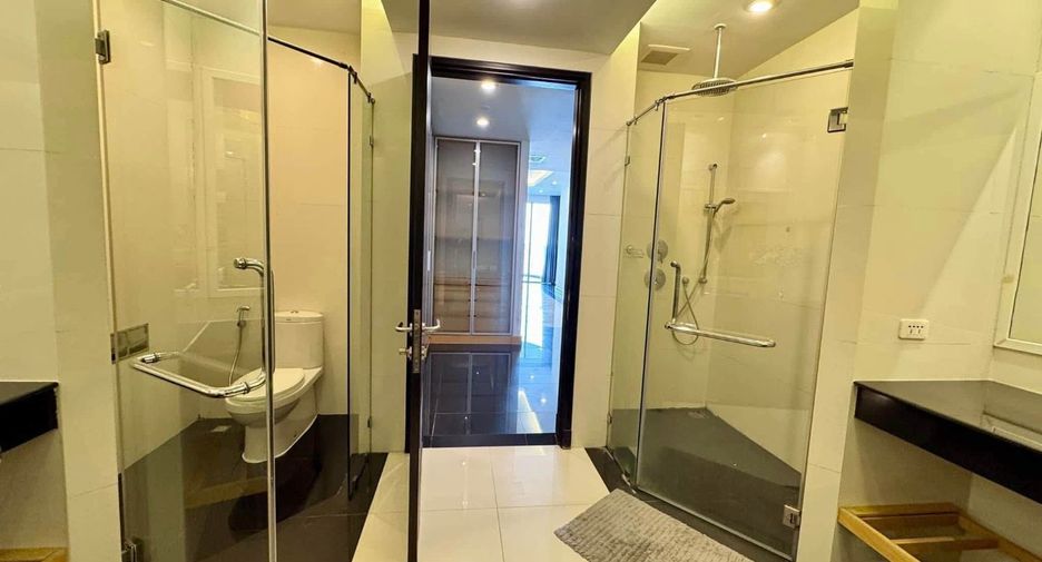For rent 4 bedrooms condo in Jomtien, Pattaya