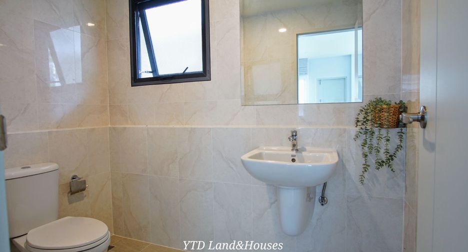 Casa en alquiler y en venta de 4 habitaciones en Bang Phli, Samut Prakan