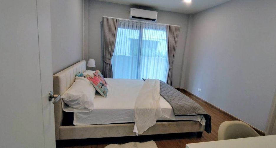 Casa en alquiler y en venta de 4 habitaciones en Bang Phli, Samut Prakan