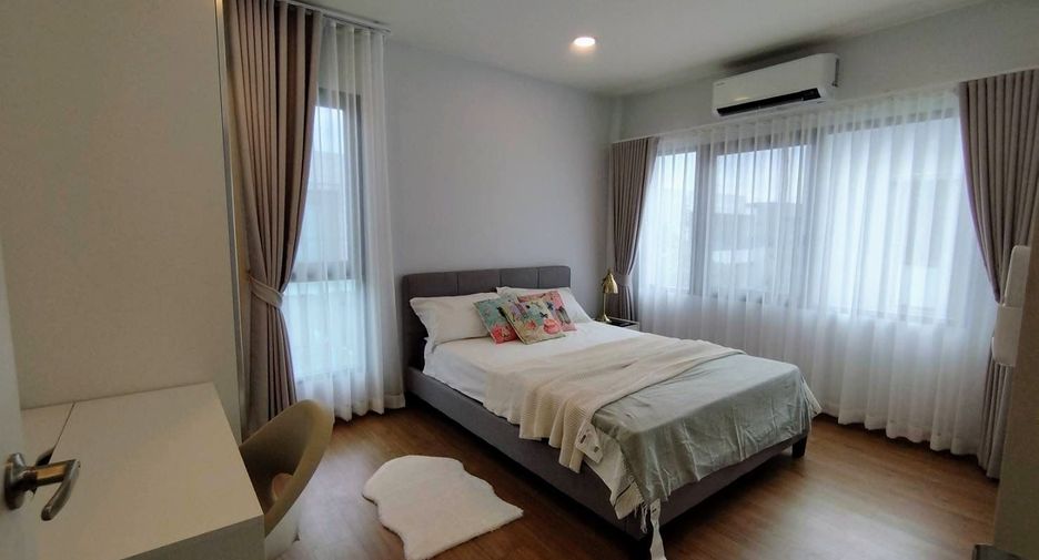 Casa en alquiler y en venta de 4 habitaciones en Bang Phli, Samut Prakan