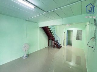 出售 3 卧室 联排别墅 在 Lam Luk Ka, Pathum Thani