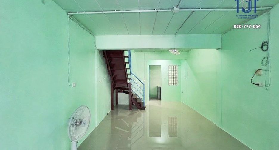 出售 3 卧室 联排别墅 在 Lam Luk Ka, Pathum Thani