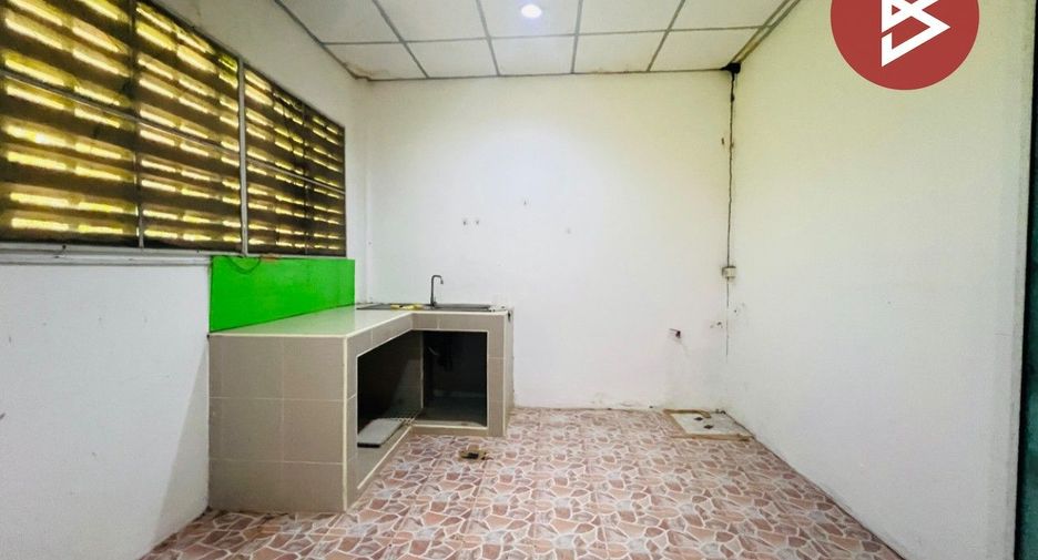 For sale 2 ベッドルーム townhouse in Mueang Samut Songkhram, Samut Songkhram