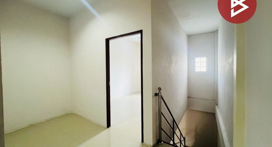 For sale 2 ベッドルーム townhouse in Mueang Samut Songkhram, Samut Songkhram