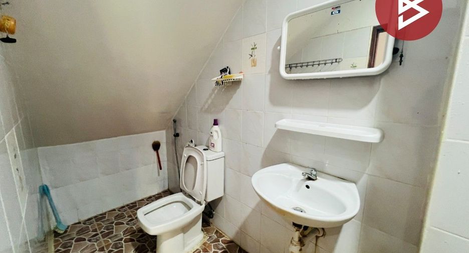For sale 2 ベッドルーム townhouse in Mueang Samut Songkhram, Samut Songkhram