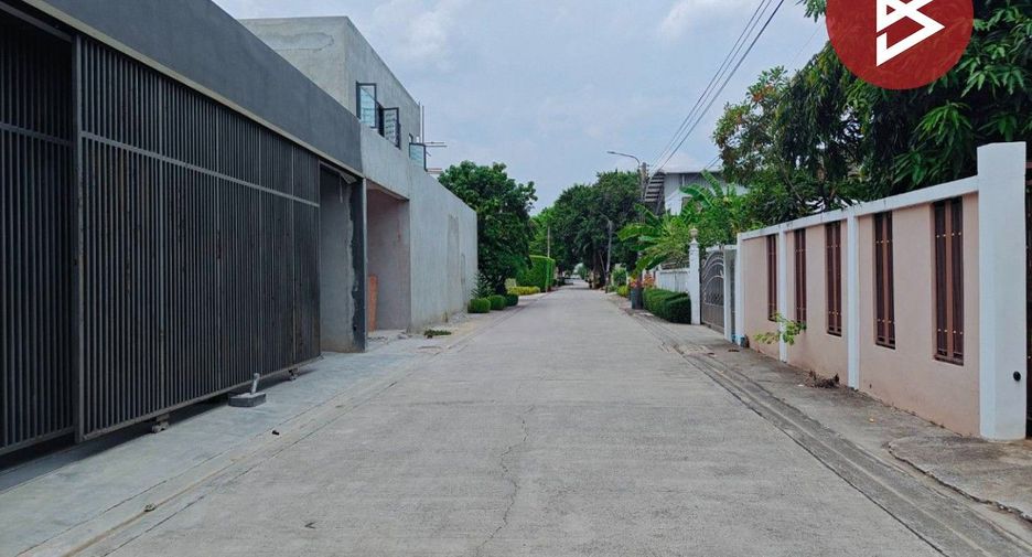 出售 土地 在 Lat Phrao, 曼谷