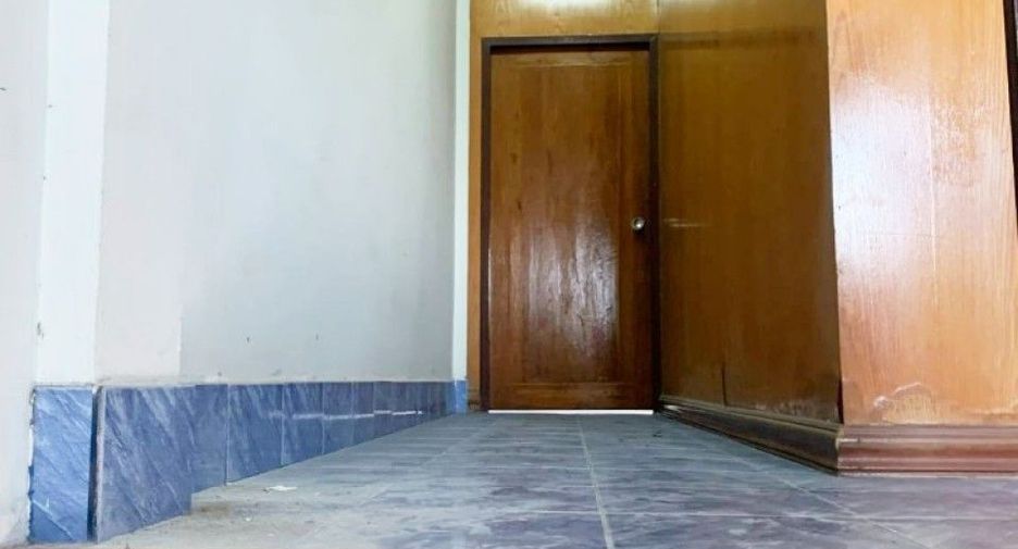 For sale 3 ベッドルーム retail Space in Thung Khru, Bangkok
