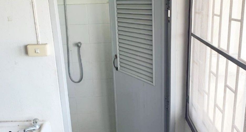 For sale 3 ベッドルーム retail Space in Thung Khru, Bangkok
