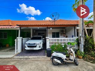 For sale 2 ベッドルーム townhouse in Phan Thong, Chonburi