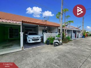 For sale 2 ベッドルーム townhouse in Phan Thong, Chonburi