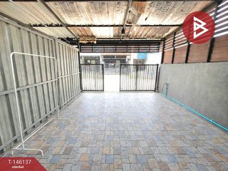 Продажа 2 спальни таунхаус в Ban Bueng, Чонбури