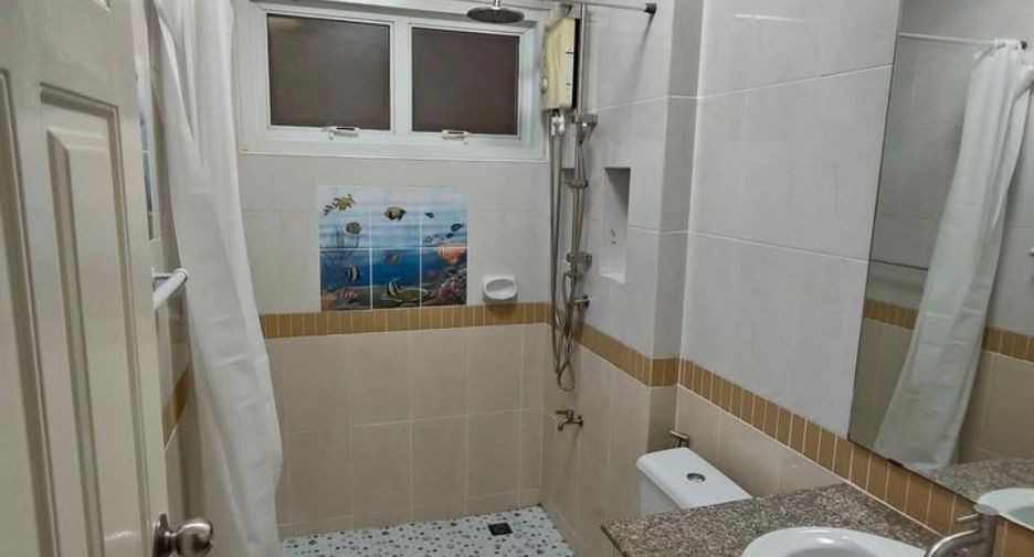 Haus zur Miete und zum Kauf mit 4 Zimmer in Bang Lamung, Chonburi