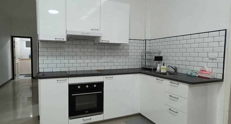 Haus zur Miete und zum Kauf mit 4 Zimmer in Bang Lamung, Chonburi