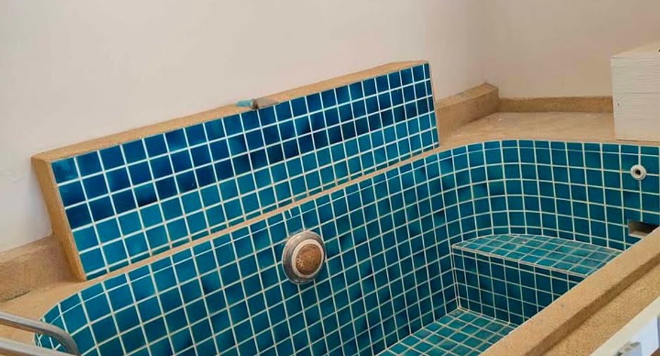 Haus zur Miete und zum Kauf mit 4 Zimmer in Bang Lamung, Chonburi