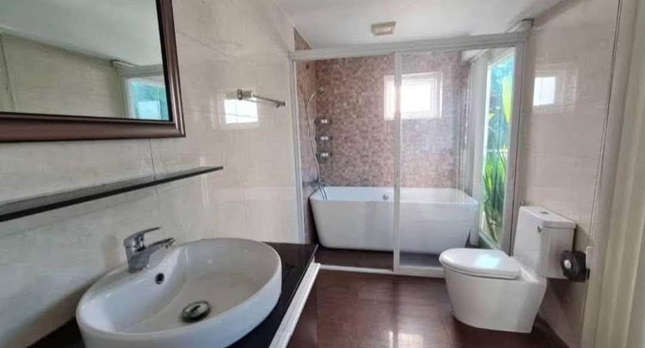 Haus zur Miete und zum Kauf mit 5 Zimmer in Bang Lamung, Chonburi