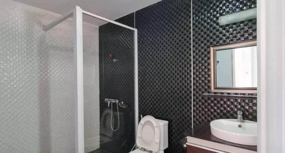 Haus zur Miete und zum Kauf mit 5 Zimmer in Bang Lamung, Chonburi