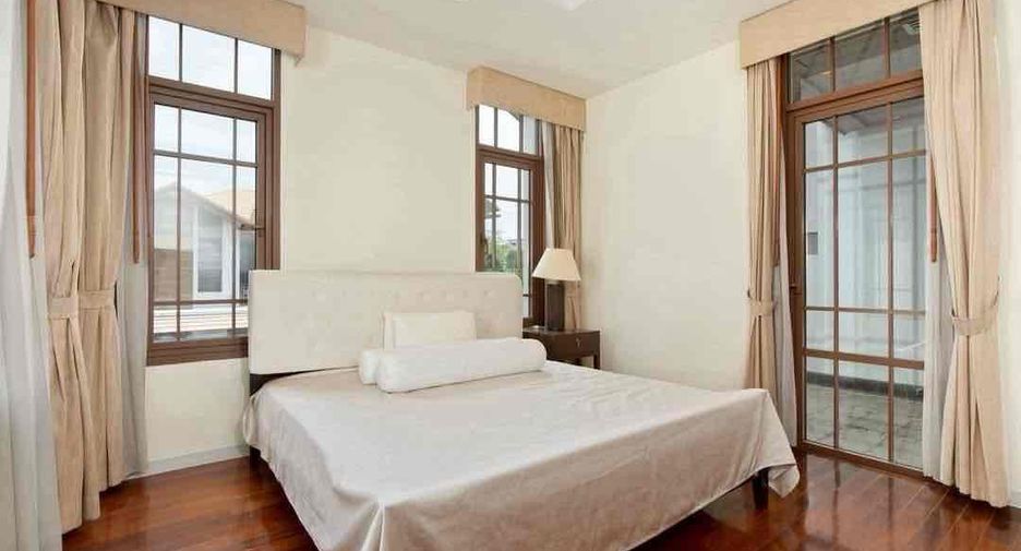 À vendre et à louer 4 chambres maison à Watthana, Bangkok