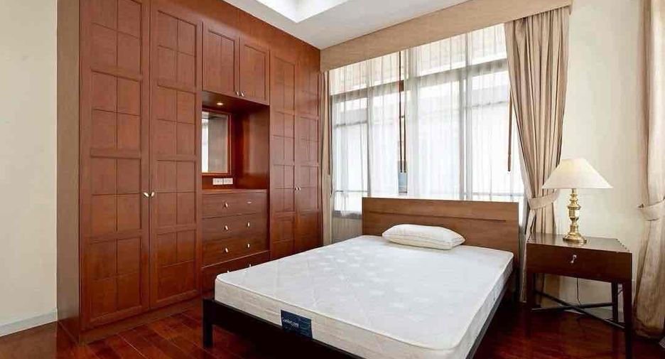 À vendre et à louer 4 chambres maison à Watthana, Bangkok