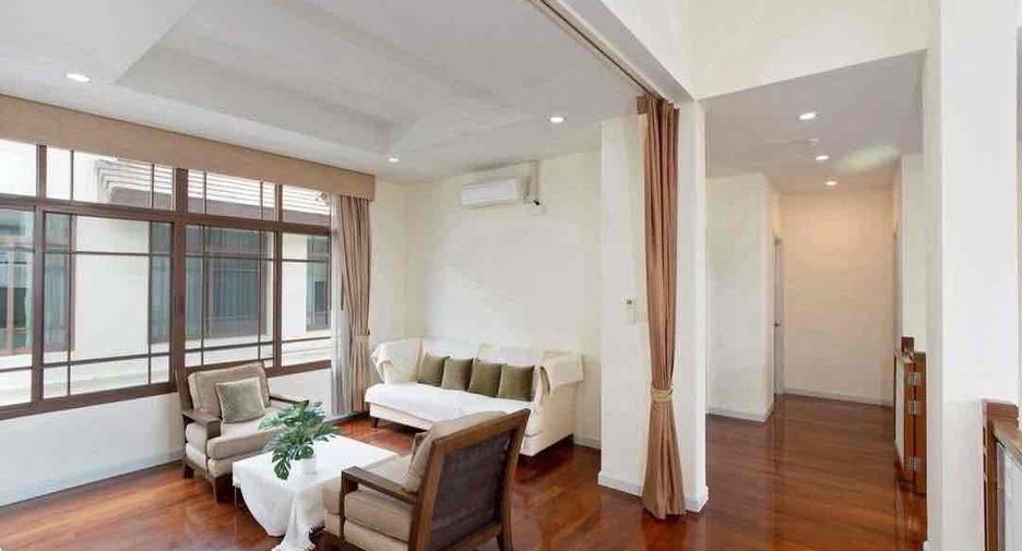 À vendre et à louer 4 chambres maison à Watthana, Bangkok