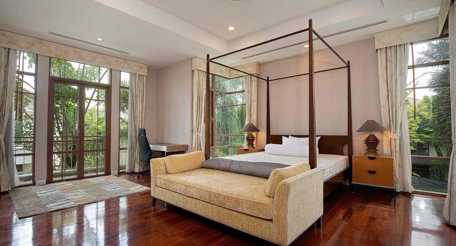 À vendre et à louer 4 chambres maison à Watthana, Bangkok