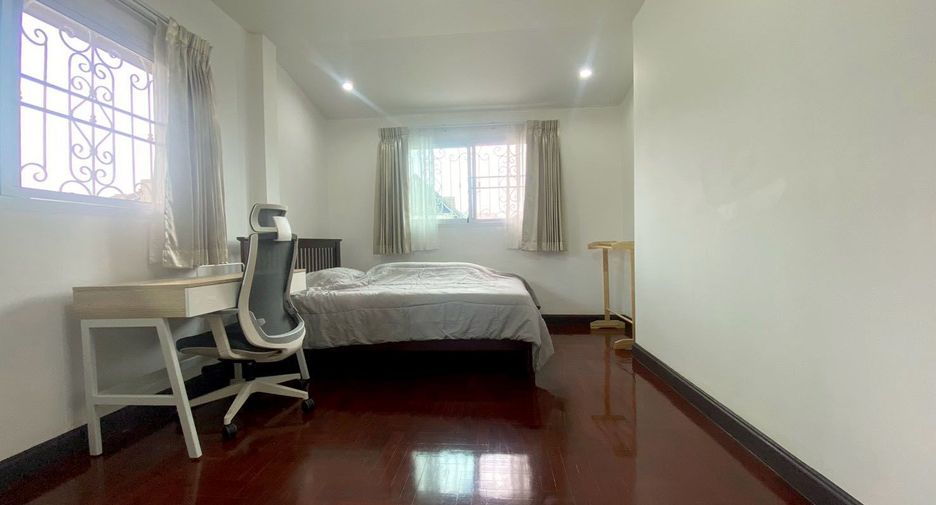 For rent and for sale 5 bedrooms house in Mueang Chiang Mai, Chiang Mai