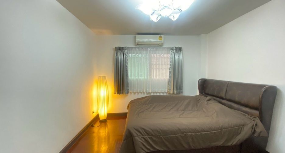 For rent and for sale 5 bedrooms house in Mueang Chiang Mai, Chiang Mai