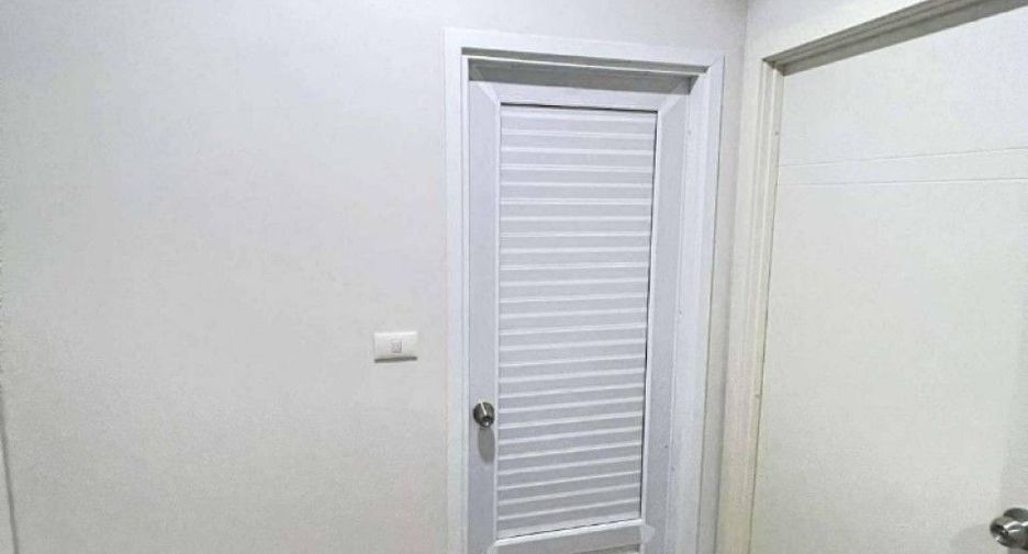 For sale 3 bedrooms townhouse in Sai Noi, Nonthaburi