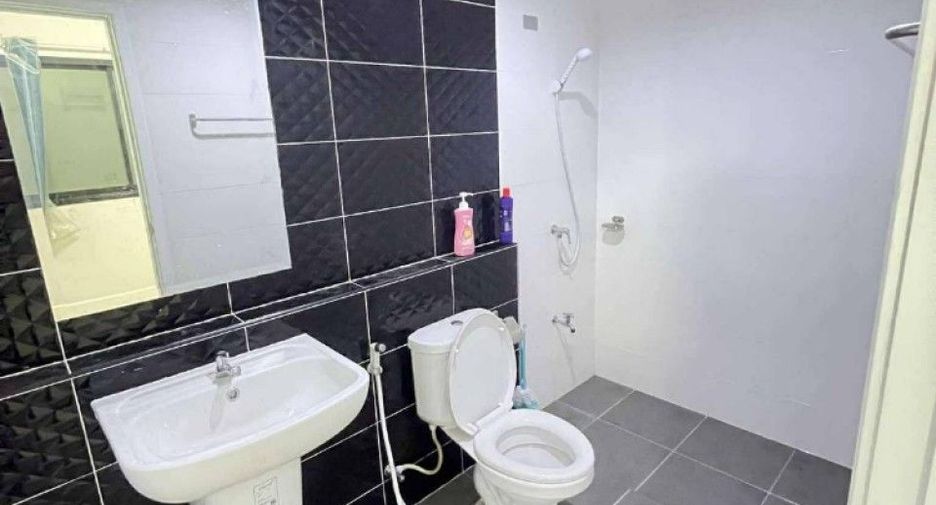 For sale 3 bedrooms townhouse in Sai Noi, Nonthaburi