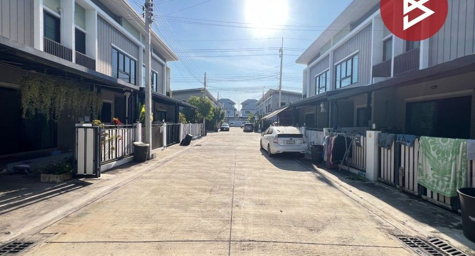 For sale 3 bedrooms townhouse in Sai Noi, Nonthaburi