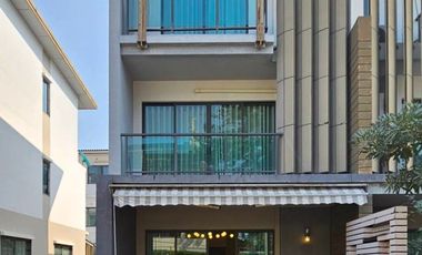 For sale 3 ベッドルーム townhouse in Chom Thong, Bangkok