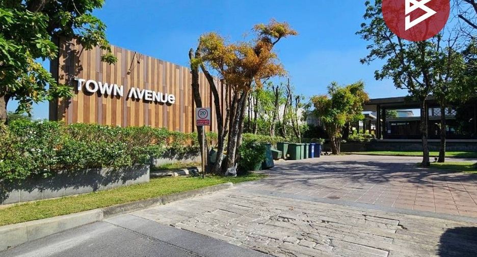 For sale 3 ベッドルーム townhouse in Chom Thong, Bangkok
