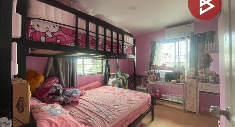 For sale 2 ベッドルーム townhouse in Pluak Daeng, Rayong