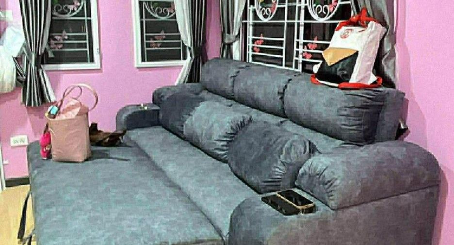 For sale 2 ベッドルーム townhouse in Pluak Daeng, Rayong
