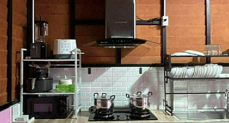 For sale 2 ベッドルーム townhouse in Pluak Daeng, Rayong