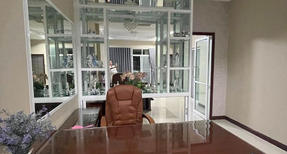 For rent 3 bedrooms house in Bang Lamung, Chonburi
