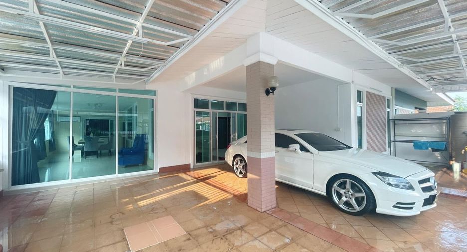 For rent 3 bedrooms house in Bang Lamung, Chonburi