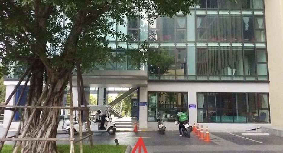 出售 1 卧室 公寓 在 Bang Phlat, 曼谷