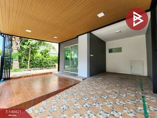 For sale 3 bedrooms townhouse in Mueang Samut Prakan, Samut Prakan