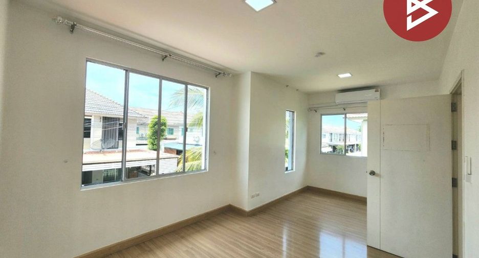 For sale 3 bedrooms townhouse in Mueang Samut Prakan, Samut Prakan