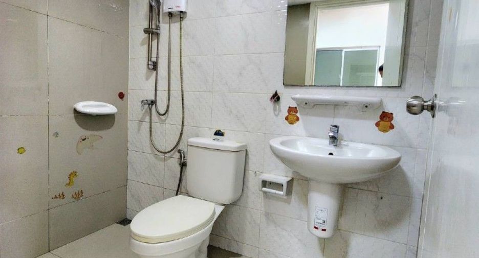 For sale 3 bedrooms townhouse in Mueang Samut Prakan, Samut Prakan