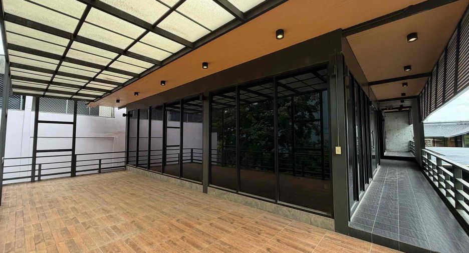 Büro zum Kauf in Din Daeng, Bangkok