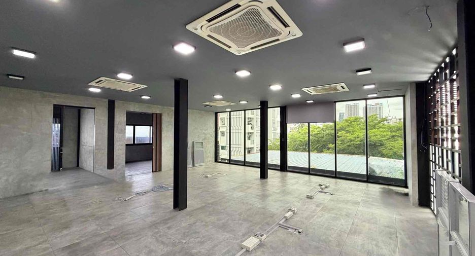 Büro zum Kauf in Din Daeng, Bangkok
