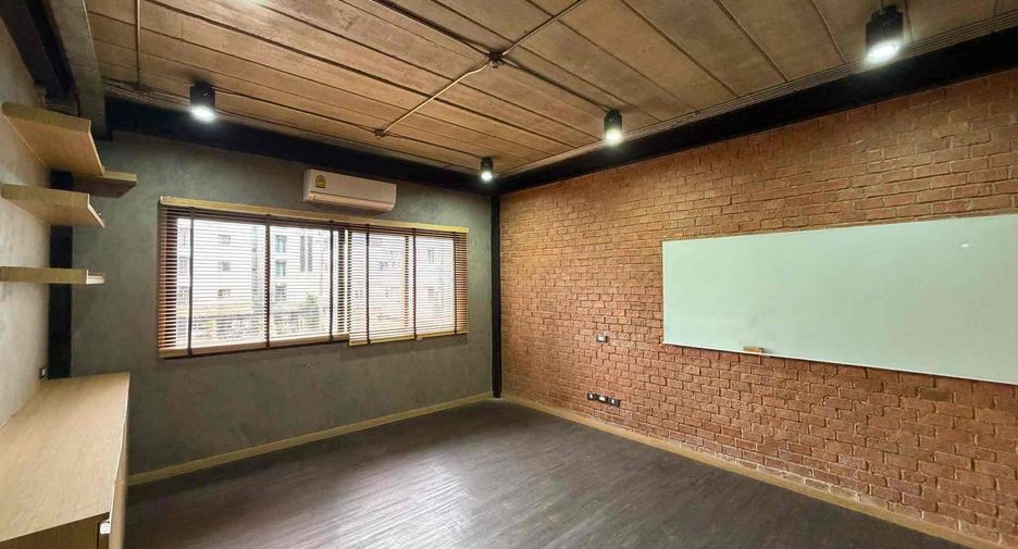 Büro zum Kauf in Din Daeng, Bangkok