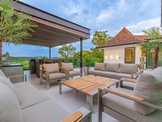 For sale 7 bedrooms villa in Na Jomtien, Pattaya