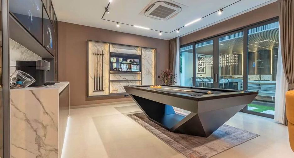 For sale 7 bedrooms villa in Na Jomtien, Pattaya