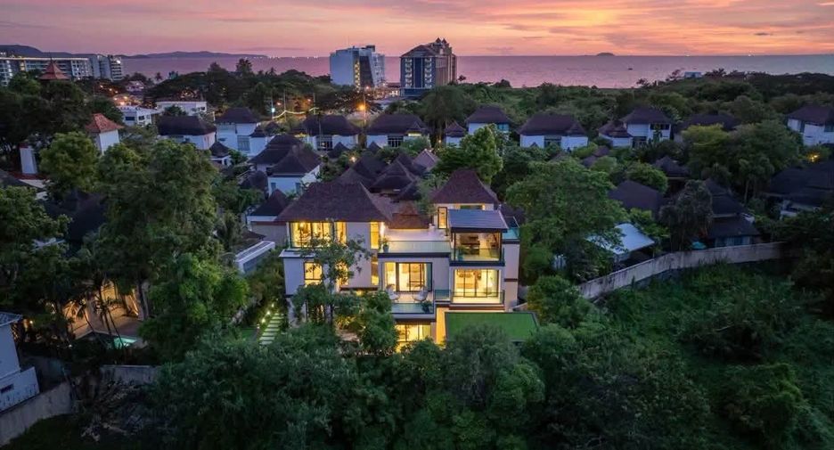 For sale 7 bedrooms villa in Na Jomtien, Pattaya