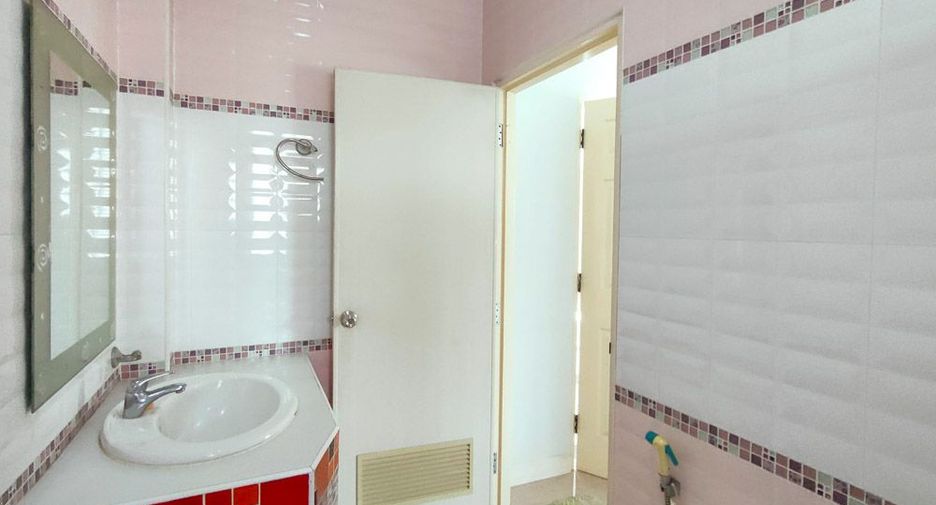 For rent 3 bedrooms house in Mueang Chiang Mai, Chiang Mai