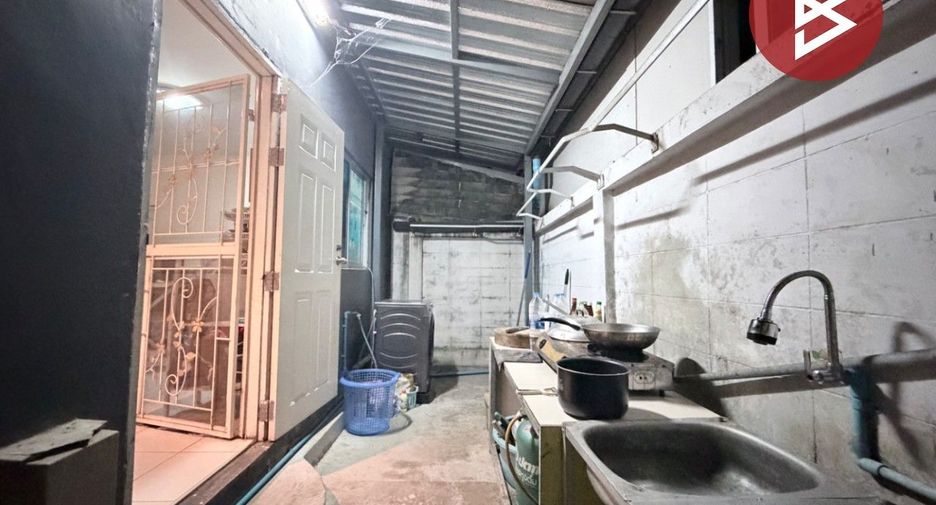 À vendre 3 chambres maison de ville à Bang Phli, Samut Prakan