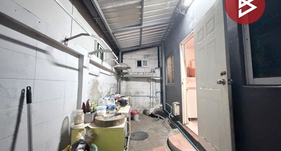 À vendre 3 chambres maison de ville à Bang Phli, Samut Prakan