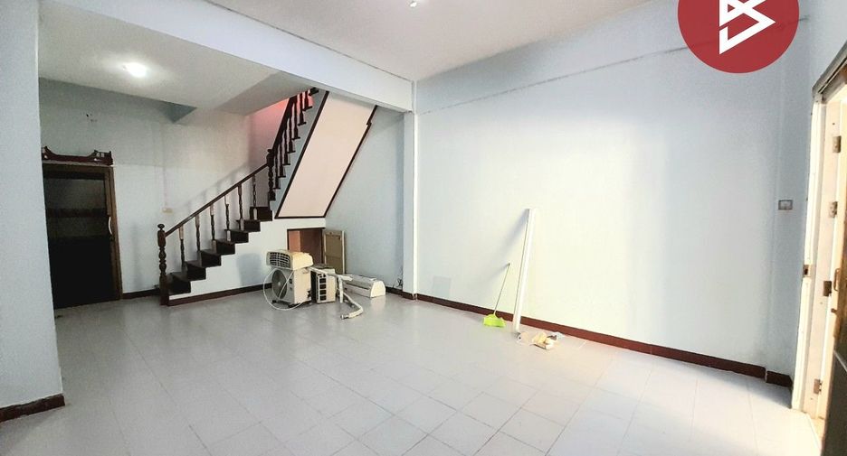 Casa adosada en venta de 3 habitaciones en Bang Khun Thian, Bangkok